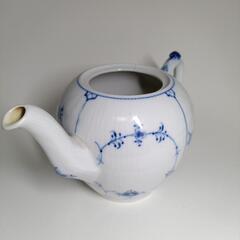 ロイヤルコペンハーゲン 　ブルーフルーテッド プレイン ティーポット 700mlの画像
