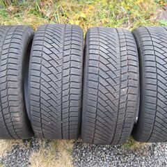 スタッドレスタイヤ 235/45R17 ４本　セット