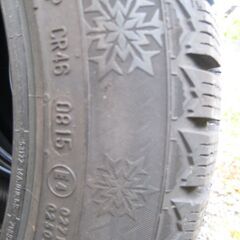 スタッドレスタイヤ 235/45R17 ４本　セットの画像