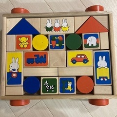 木材の積み木の画像