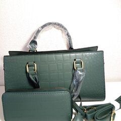 2WAYバック 　お財布もセットでお得☆　 カラー：グリーン　値...