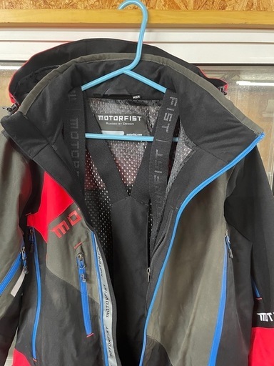 新品 モーターフィスト ワンピース Mサイズ ショート Motorfist Blitz II スノーモービル ウエア 未使用品 検索ワ