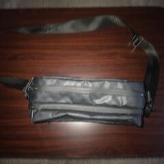 やり取り中につき募集停止中・小型の一応防水？製バッグの画像