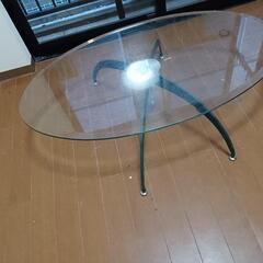 ガラスのテーブルの画像