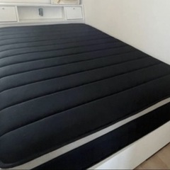 セミダブルベッドフレームの画像