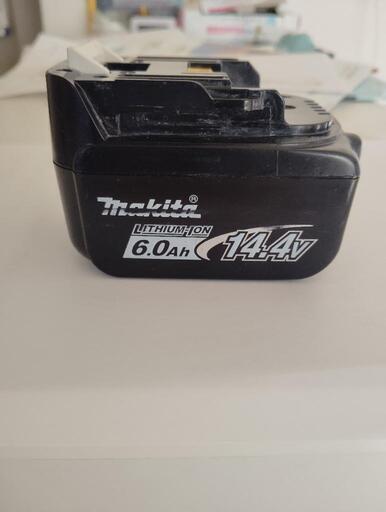 最終値引きこの後１週間で取下げます。《中古品》マキタインパクト　電池１個　14.4v6ah