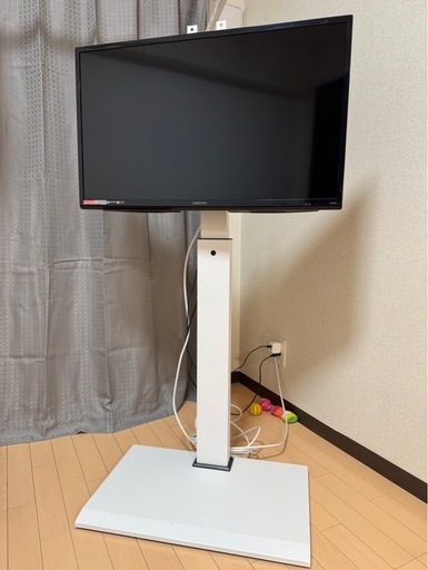 テレビスタンド、34インチテレビ