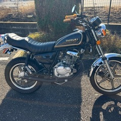 スズキ　GN125H GN125 　2F カスタム　弾丸マフラー　黒　旧車スタイル　吸い込みの画像