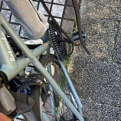 【ｼﾞｬﾝｸ】電動ｱｼｽﾄ付きｸﾛｽﾊﾞｲｸSylphide -700C【シルフィード】軽量約16㎏ﾗｲﾄ泥除け鍵付の画像