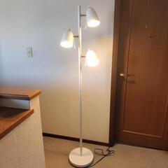 スタンド式電球3個照明