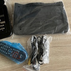AVOX 10インチ　ポータブルDVDプレーヤー　ADP-1001HK　DC9-12Vの画像