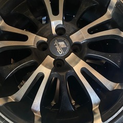 車　タイヤ　ホイール付き　山7〜8ぐらいあり