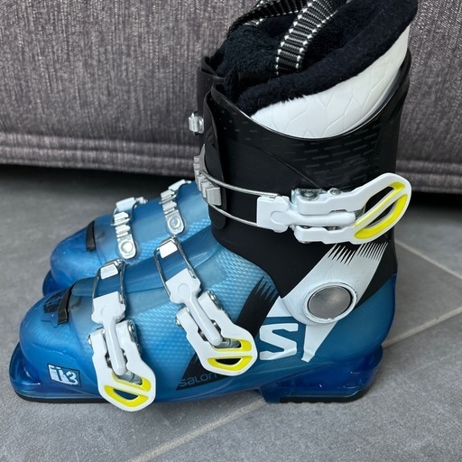 一流メーカーサロモンスキーブーツ