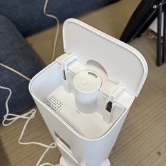 【超美品‼️】クワッズ 2022年製 大容量ハイブリッドタワー加湿器 湿度コントロール機能付き タワーズ ホワイト♪の画像