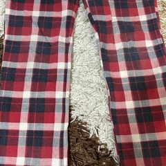 赤チェック長ズボン　130サイズ　の画像