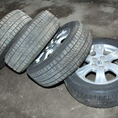 スタットレスタイヤ　ブリヂストン　VRX2  215/60R16   TOYOTAホイール 4本セットの画像