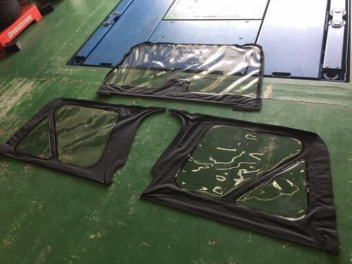 【値下げ!!】クライスラー [5EZ01BX7AB]　Jeepラングラー(JK系)純正 幌(ほろ) ソフトトップ ウィンドウ リア 左右