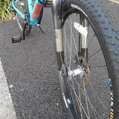 中古自転車３３０２　２０１７年頃モデル　HOOK  DIAMONDBACK　27.5インチ　8段ギヤ　フロントサスペンション　前後ディスクブレーキ　アルミフレーム　フレームサイズ５００㎜　身長170センチ以上の画像