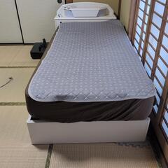 ベッド＋マットレスの画像