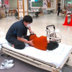 ブランクから復帰したいあなたへ…感謝されるやりがい、ここにあります！/リハ職の画像