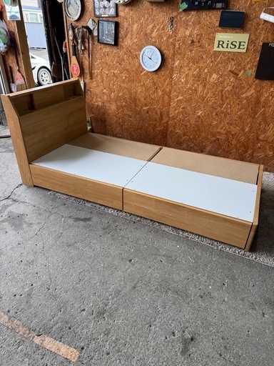 L0310   シングルベッド　引き出し付き　照明付き