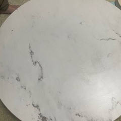 ロウヤの大理石テーブルの画像