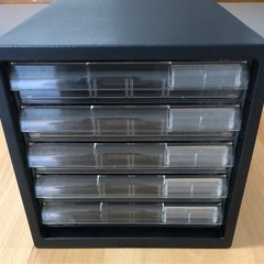 5段書類ケース(雑貨の整理にも) 下の段の割れがあるがテープで補...