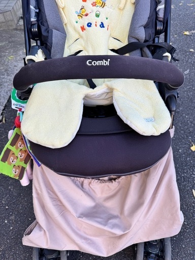 ベビーカー　Combi スゴカルα 4キャス