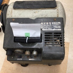 【中古】【店頭引取限定】MAKITA AC6511 コンプレッサ 13200円