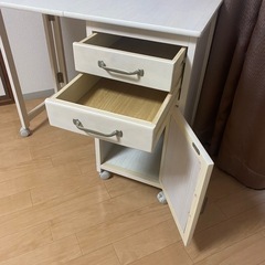 折りたたみテーブル・椅子セットの画像