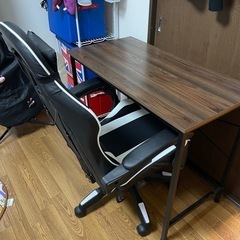 デスクとゲーミングチェアセット