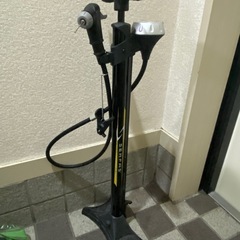 自転車の空気入れの画像
