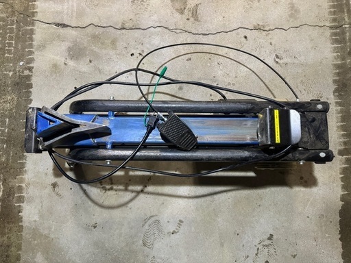 (値引き可)シンセイ　フット式 電動薪割り機 6t(補助刃サービス)
