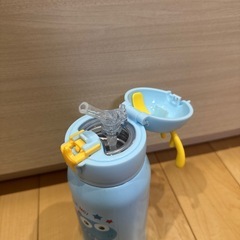 恐竜柄水筒 ストロータイプ 600mlの画像