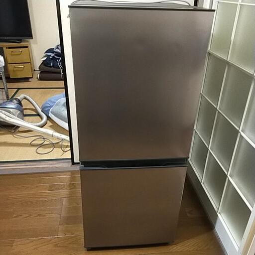 2022年冷蔵庫　AQUA135L