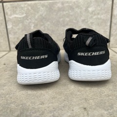 SKECHERS キッズスニーカー 黒 13.0の画像