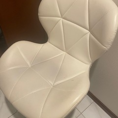 キャスター付き椅子