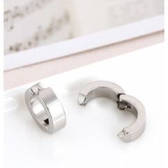 片耳用イヤーカフ（新品）シルバー（新品）の画像