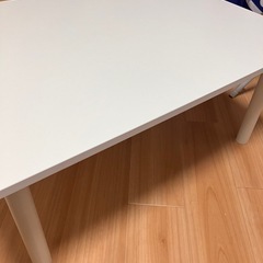テーブル
