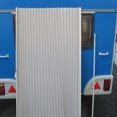 アコーディオン カーテン キャンピングトレーラーより取り外し ※ キャンピングカーの画像
