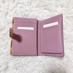 コッコフィオーレ 美品 三つ折り財布 エナメル 型押し ステンドグラス 黄色 小銭入れ有りウォレットの画像