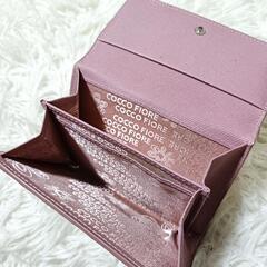 コッコフィオーレ 美品 三つ折り財布 エナメル 型押し ステンドグラス 黄色 小銭入れ有りウォレットの画像