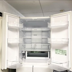 2022年製☆安心の日本メーカーでマットホワイトの美品6ドア冷蔵庫485L自動製氷に節電モードなど高機能ハイテク家電の画像