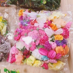 ハンドメイド素材、材料をいろいろたくさんまとめ売り♡造花・プリザードフラワー他の画像
