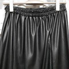 タグ付き新品未使用　Lサイズ　タイトスカート　黒色　合成皮革　スリットの画像