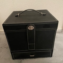 ニトリ　　　コスメボックス　黒の画像