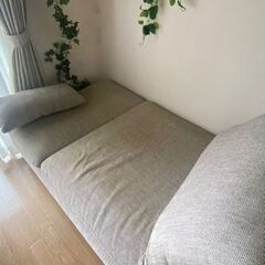 値下げしました2（少々色褪せがあるため）。SODERHAMN ☆IKEYAソーデルハムン 2人掛けソファ、内一つは足が伸ばせる長ソファー、シルバーの画像