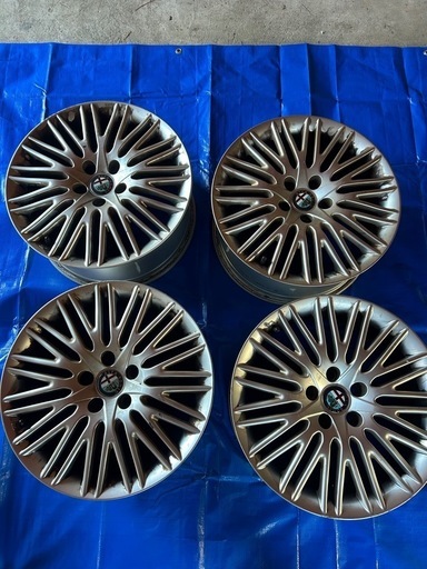 アルファロメオ  ジュリエッタ用純正ホイール