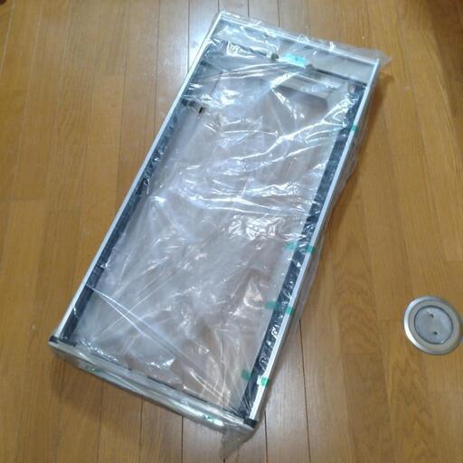 未使用品 窓用エアコンの枠のみ