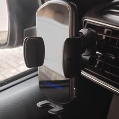 車用スマホワイヤレス充電器 自動ロック タッチセンサー スピーカー内蔵